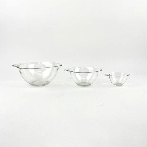 Vintage Pyrex Set of 3 Glass Teardrop Nesting 1, 3, 8 Cup Measuring Mixing Bowls
