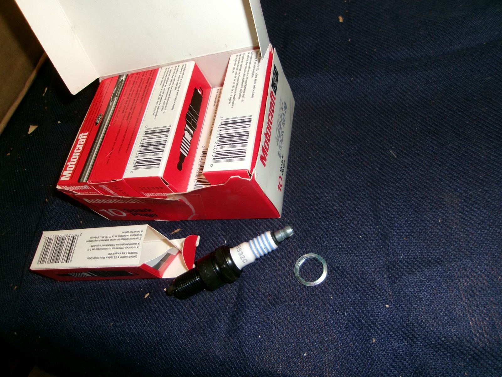10 NOS Motorcraft AGR22 Resistor Spark Plug ags32c