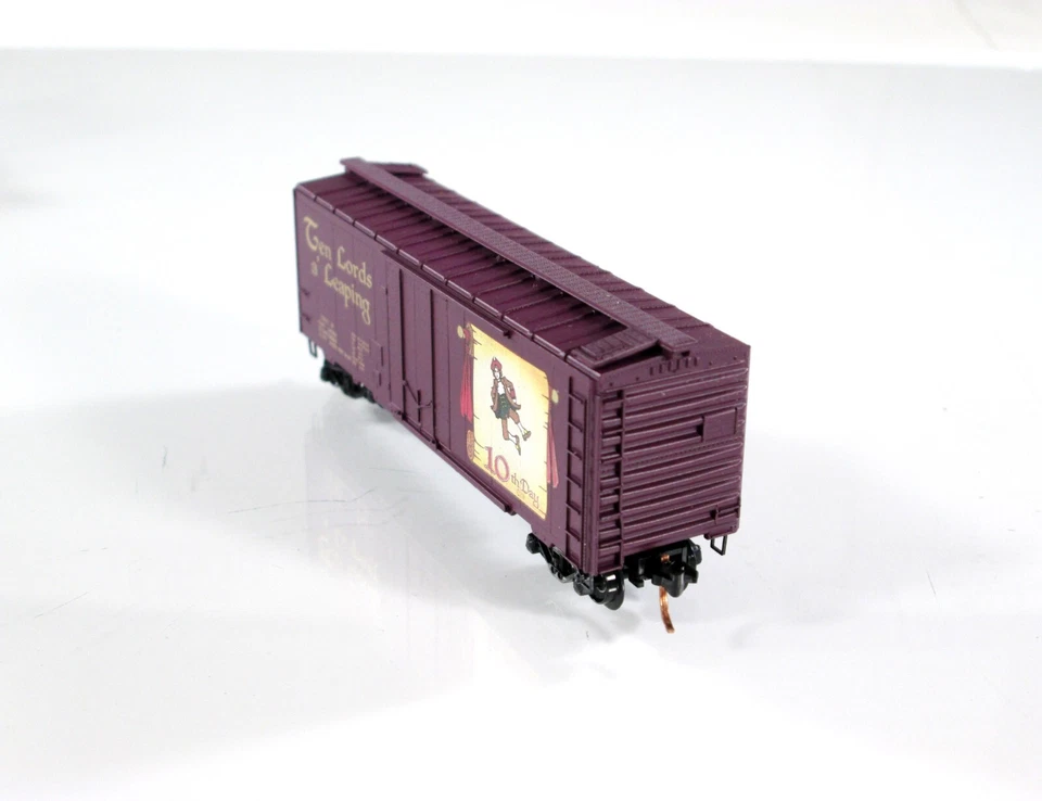 N Scale **TEN LORDS LEAPING** 12 Days Christmas Box Car -- Micro Trains 02100510 - Image 4 of 4