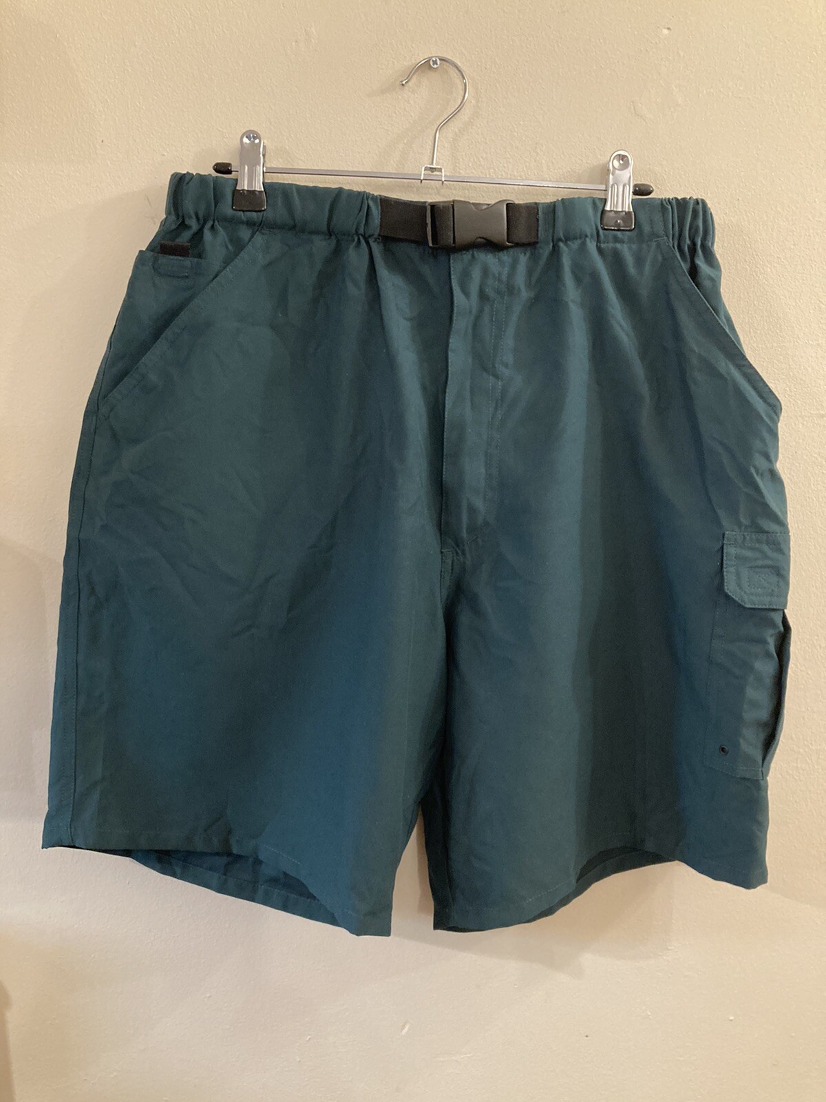 ST. JOHN’S BAY CARGO TREKKING SHORTS PACK INSIDE THEMSELVES AUTHENTIC