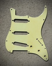 Mojo Guitars 64  Aged Strat Pickguard