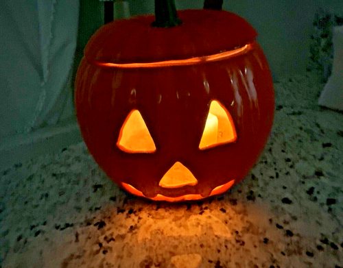 Halloween Pumpkin Jack O'Lantern Ceramic Candle Holder With Lid 6.5x6.5โ ๐ - Picture 4 of 5