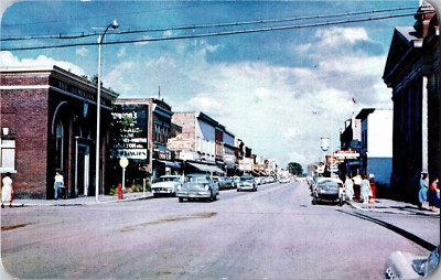 Main Street Looking East, Fort Frances Ontario Vintage Postcard I01