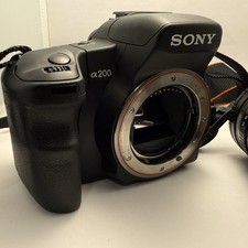 Sony Alpha A200 CCD DSLR Camera BODY ONLY with Battery , Working VGC