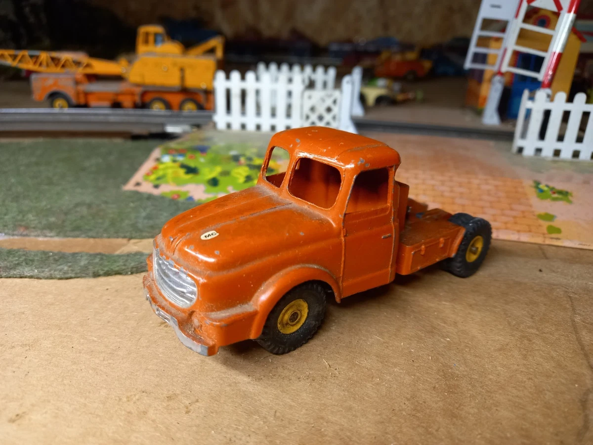WILLEME LC610 1957 NEZ DE REQUIN GREEN CAMION/TRUCK 1:43 ALTAYA IXO
