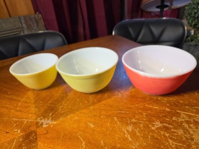 VTG Pyrex Primary Colors Set of 3 Nested Mixing Bowls Green Red Yellow/#401 402