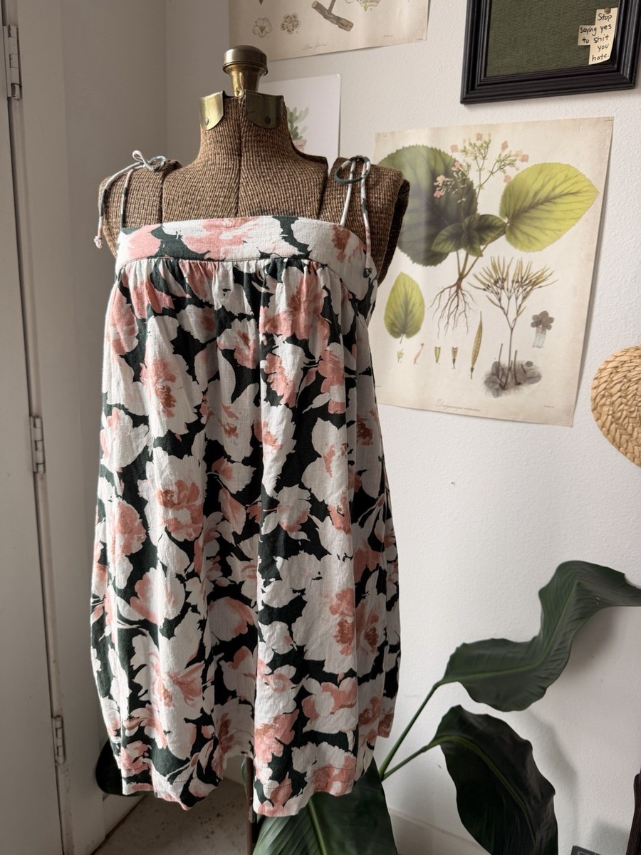 floral print cami mini dress Olivaceous Riley Poppy Fields Floral Print Mini Dress - Size L - Square Neckline - Self Tie Straps - Patch Pockets - Rayon
