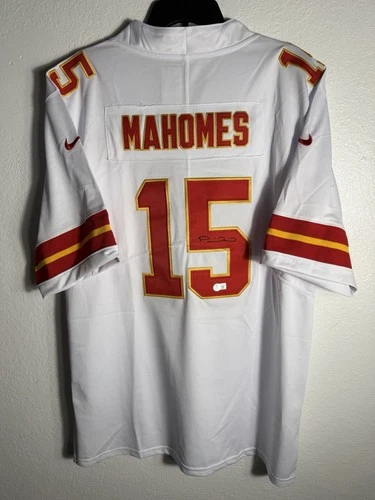 Patrick Mahomes Signed Chiefs White Jersey Beckett Witness BAS COA Auto NFL