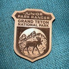 Insigne de ranger junior en bois parc national Grand Teton et livret de 18 pages NEUF