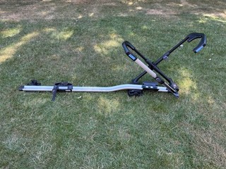 Thule UpRide Black/Aluminium Model 599001 Roof Bar Mounted Bike Rack. Used