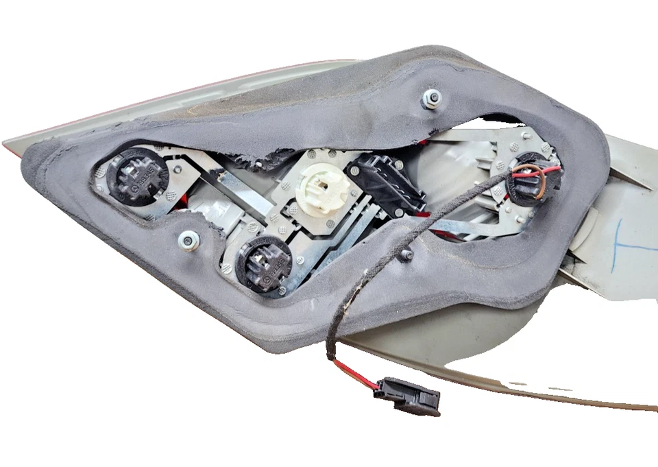 2006–2011 Mercedes-Benz R-Class R350 R320 R500 Left Driver Side Tail Light - Image 4 of 4