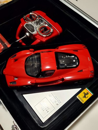 Sharper Image Silverlit Interactive Bluetooth R/C 1:16 Red Enzo Ferrari Car NEW - Picture 3 of 14