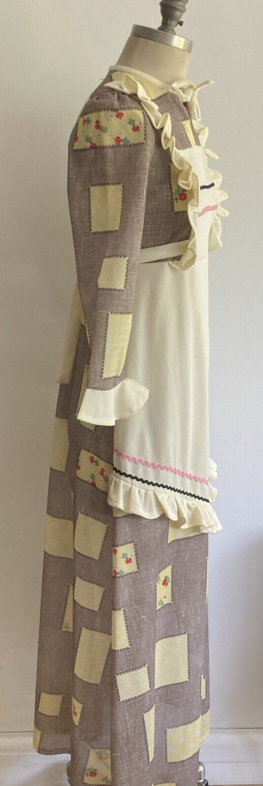 1970s Vintage Rare "Diolen" Patchwork Print Dress, 16.5" pit to pit 8