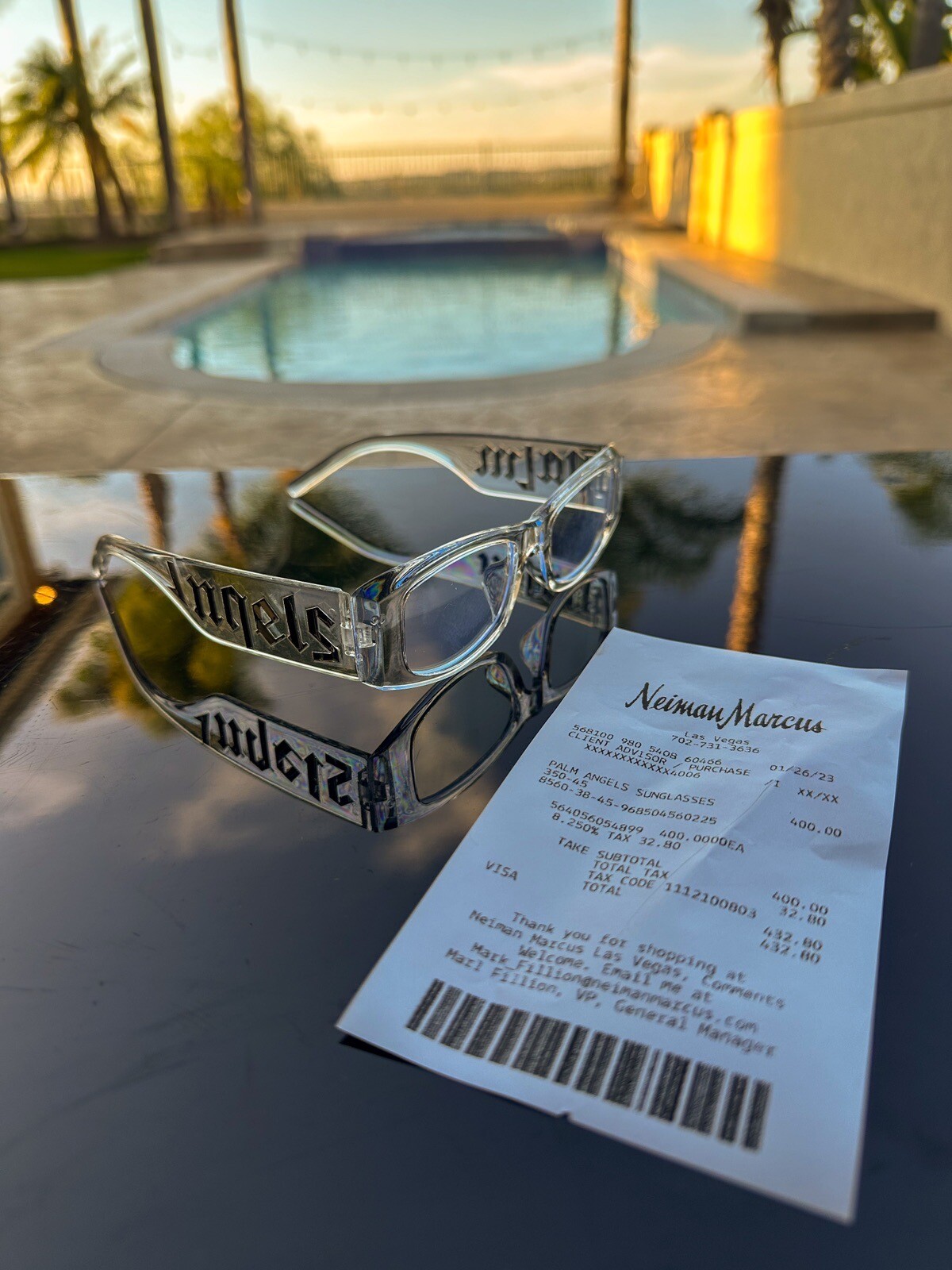 Trendy UV-protection sunglasses for men and women  -image