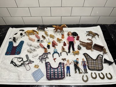 Schleich & Breyer Large Lot Horses Riders People Fencing Food And Supplies  IB1