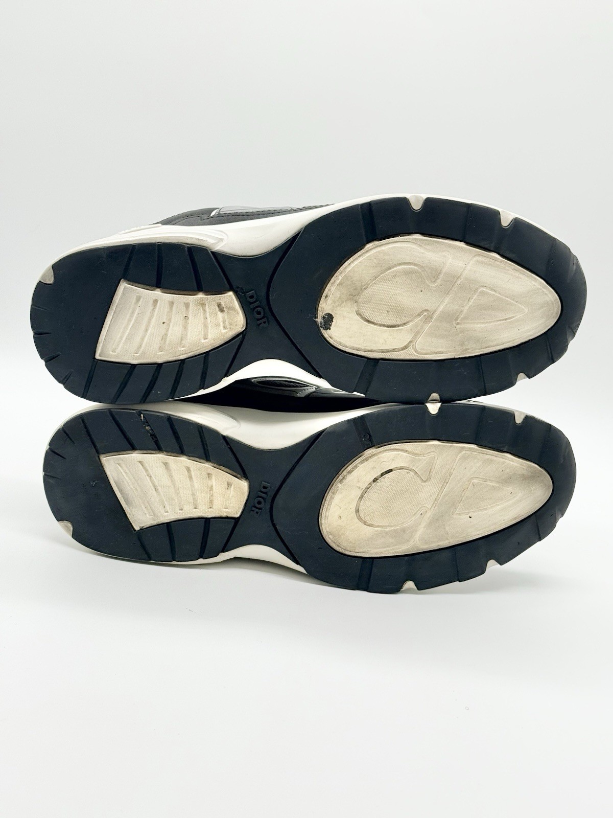 Size 11 - Dior B30 Reflective Black And White image 6