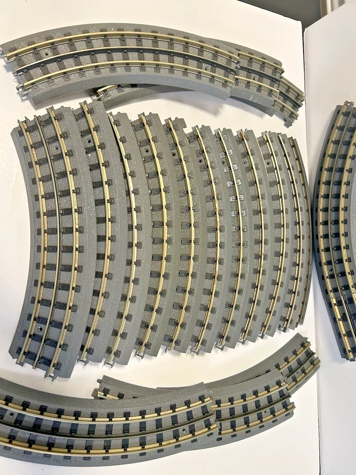 Lot of 18 section MTH RailTrack O-31 Curve Track O Gauge SOLD AS IS - Image 2 of 4