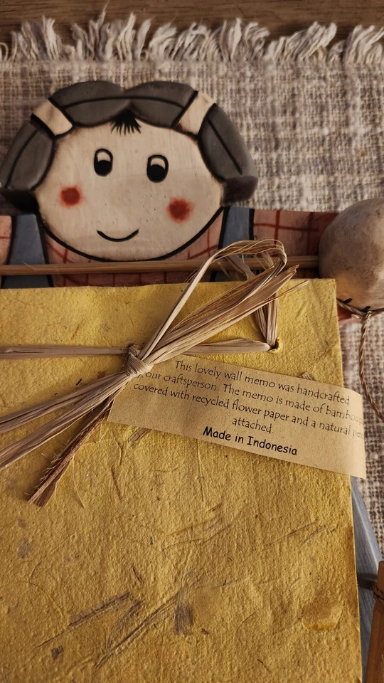 Wall Memo, Handcrafted, Bamboo Paper Covered With Recycled Flower Paper, Pencil - Image 2 of 4