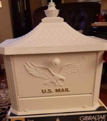Gibraltar HAMILTON mailbox white. Heavy duty cast aluminum.