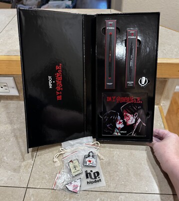 新品未開封 マイケミカルロマンス　My Chemical Romance BOX NEW HipDot x My Chemical Romance MCR PR Makeup Collection & Pins
