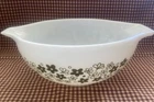 PYREX Crazy Daisy Spring Blossom Cinderella 443 Bowl 2.5 Quart Green Vintage