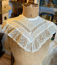 ANTIQUE TEXTILE - LARGE BOBBIN LACE COLLAR - circa 1900 - handmade