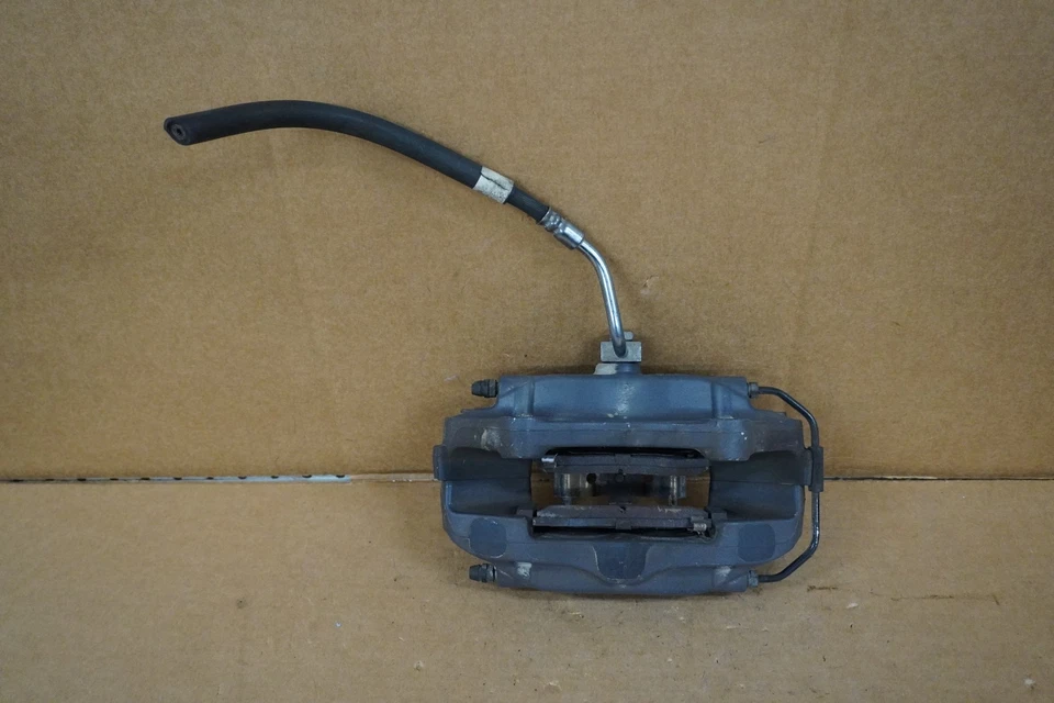 Pinza de freno Brembo trasera derecha Dodge Challenger SRT 19 20 21 22 23 OEM Foto 4 de 4