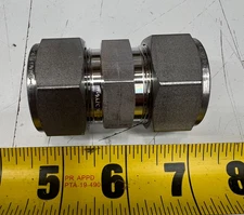 1" Swagelok Tube Fitting Union 316 Stainless Steel SS-1610-6 SC-10 Leak-Tight