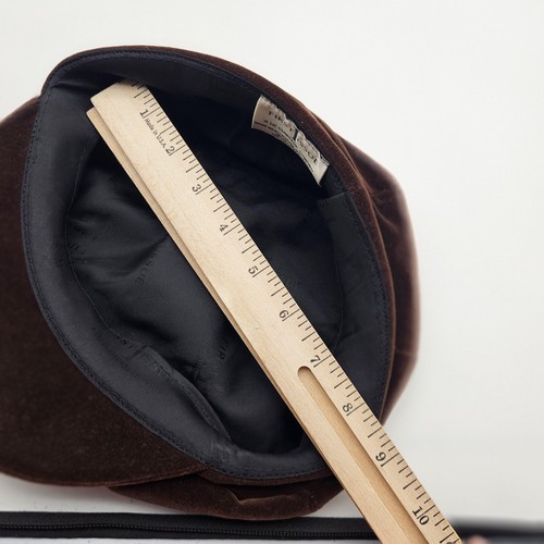 VINTAGE First Issue Hat Newsboy Fitted Womens Brown Velvet Made USA Gatsby 90s - Picture 10 of 10
