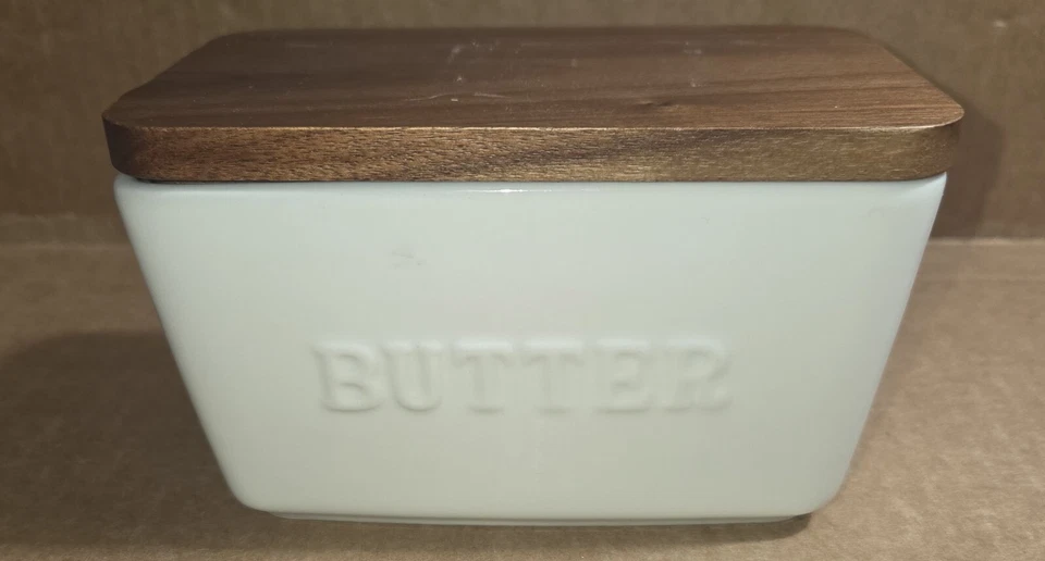 Butter Dish Better Homes Gardens Porcelain Embossed  Farmhouse Acacia Wood White - Image 4 of 4