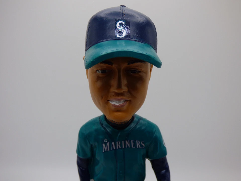 Seattle Mariners - 2014 Bobblehead SGA - Felix Hernandez - Image 3 of 4