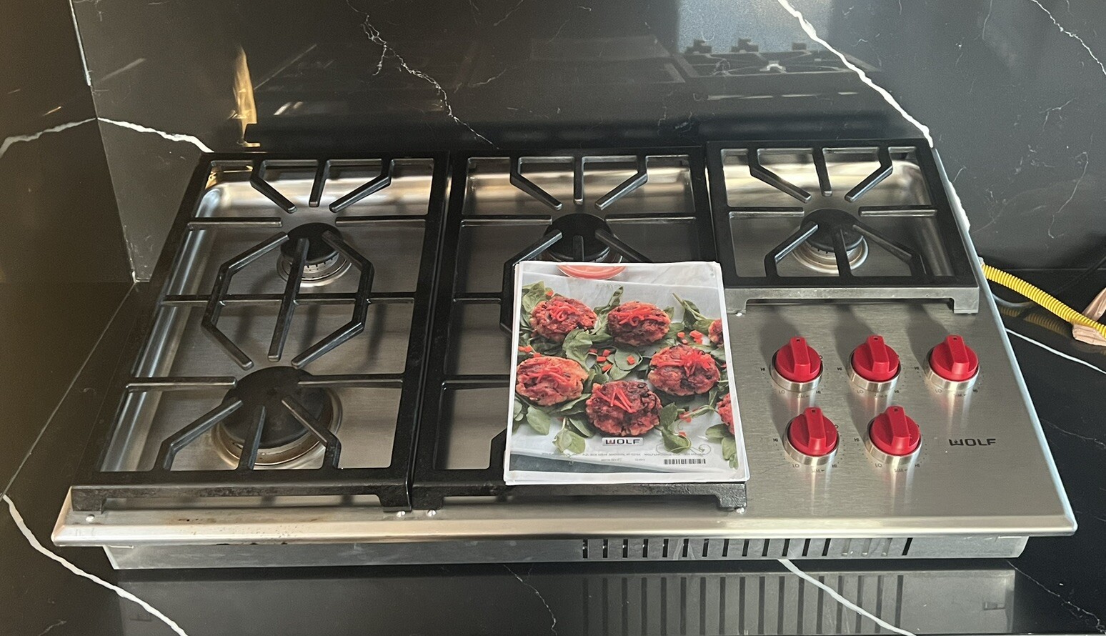 WOLF 36" Professional Gas Cooktop 5 Burner High End Appliance Free