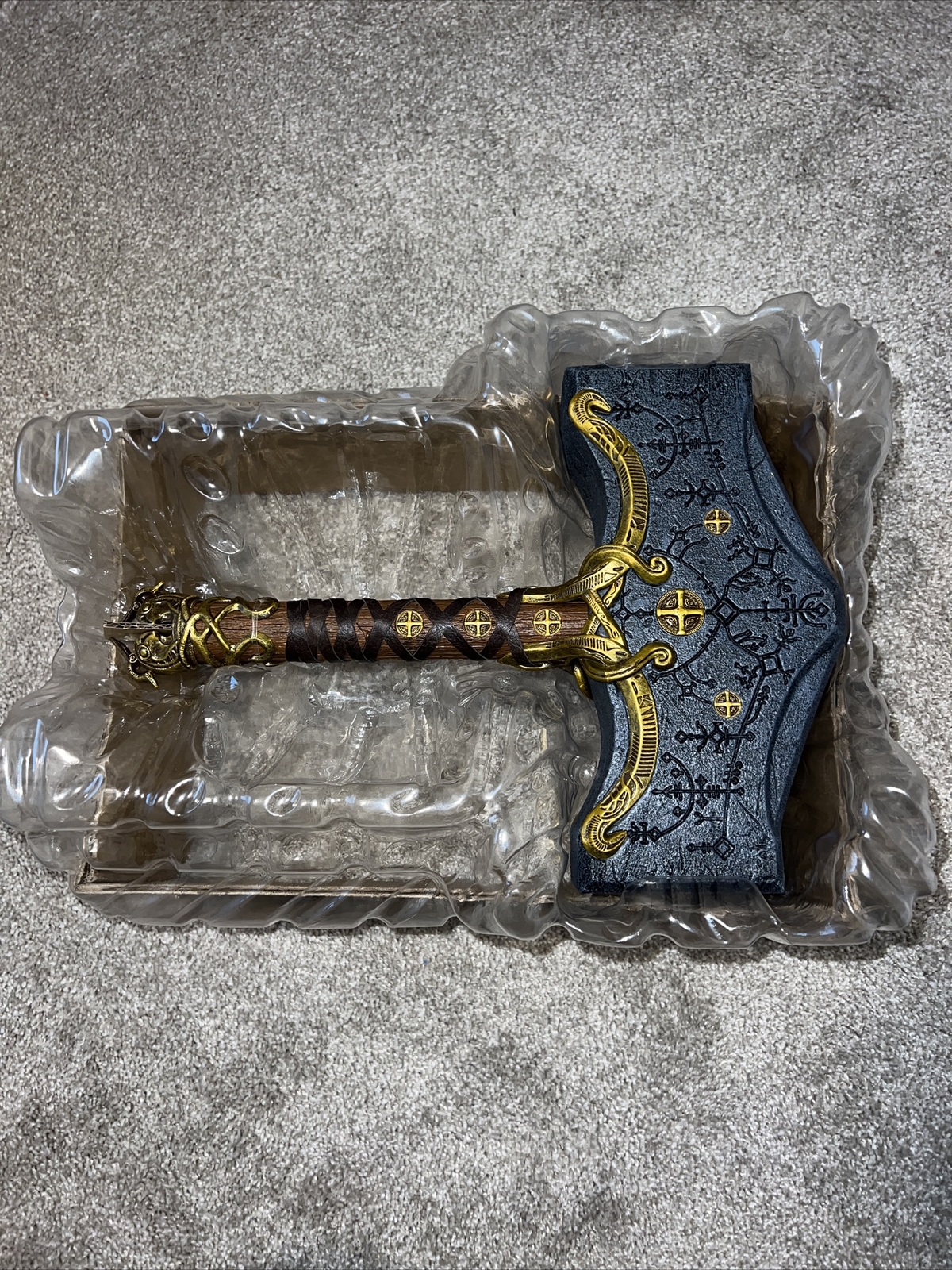 PlayStation on X: Behold, a god's hammer. God of War Ragnarök Jötnar  Edition comes with a 16 replica of Thor's hammer. Watch the full video,  plus pre-order info:   / X