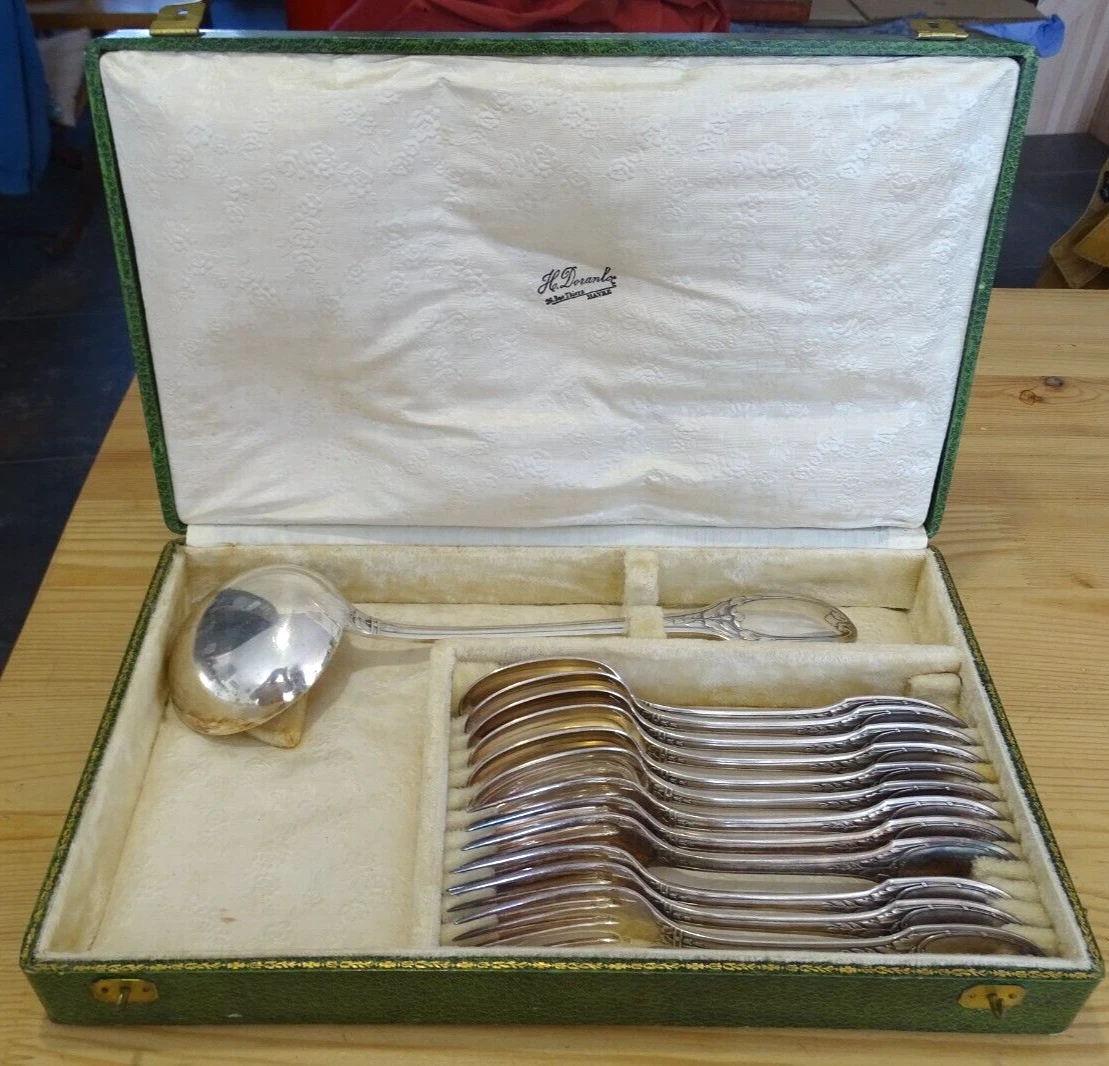 COFFRET 4 COUVERTS mignardises argent massif ancien XIXème EUR 100,00 COFFRET 4 COUVERTS mignardises argent massif ancien XIXème EUR 100,00