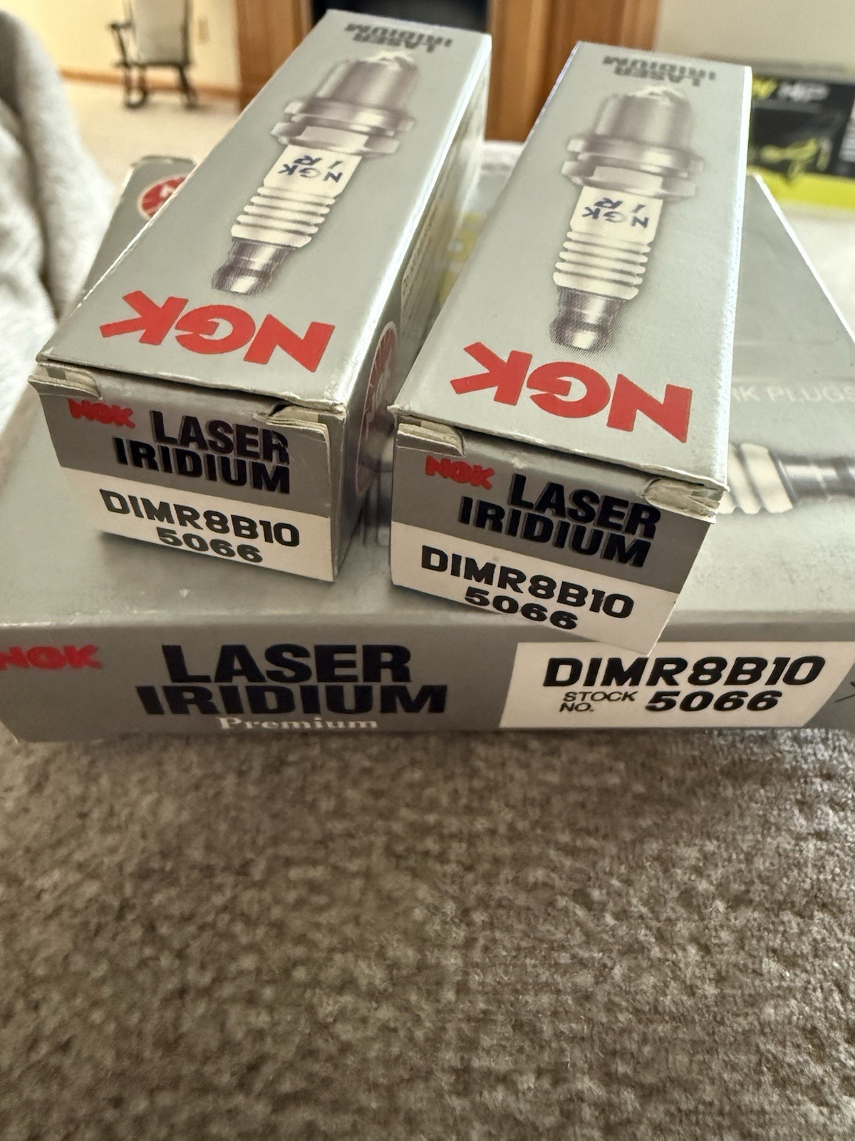 NGK DIMR8B10 Spark Plug 2 Suzuki     Brand New