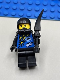 Atlantis / Town Diver Minifigures 8078 7977 2536 and Vintage 6437 Beach Buggy