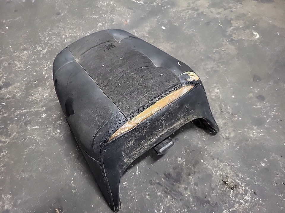 1985 1986 Honda Shadow 1100 VT1100C BANCO TRASEIRO DO PASSAGEIRO - Imagem 2 de 4