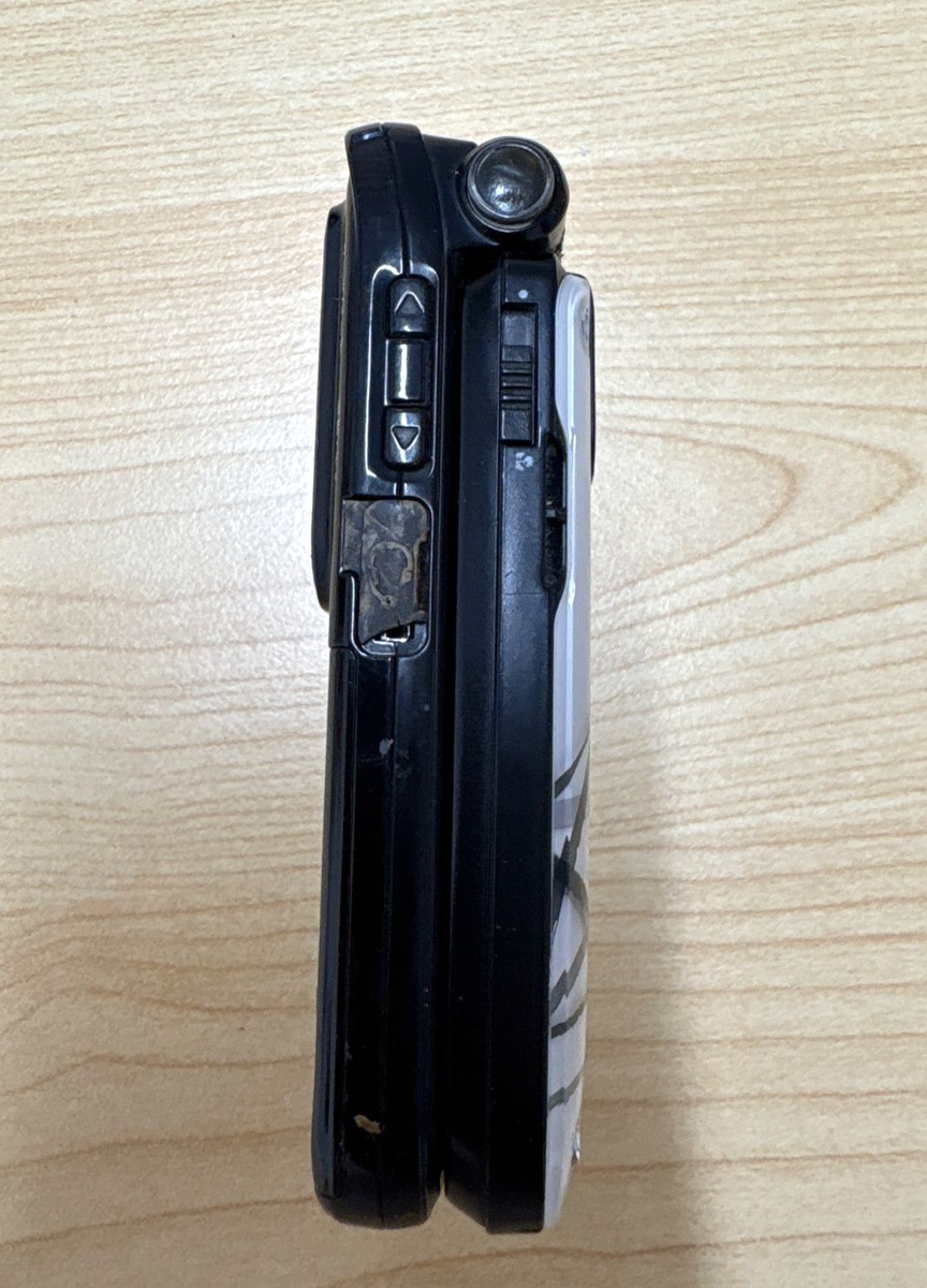 [PCG9.5]Dash I/O RF プロモ　英語版　鑑定済み Final Fantasy Docomo Foma P900i PINK silver Vii Phone With chargr