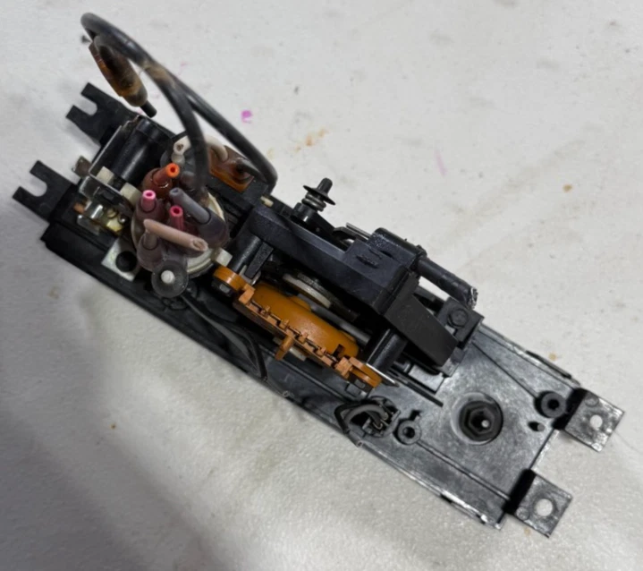 86-89 Corvette C4 Climate Control Hvac Control Screen W/ Indy 500 Emblem Aa7245 - Image 3 of 4