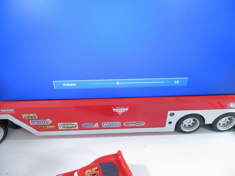 Disney Cars Mack Semi Truck 19" LCD TV W/ Lightning McQueen Remote TV WORKS READ - Image 4 of 4
