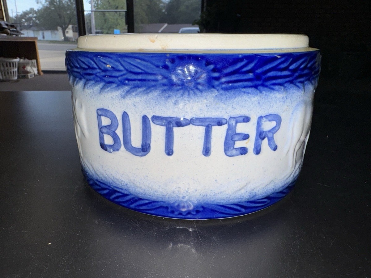 Cobalt Blue and White Butter Crock With Cow Design :Is Missing Lid  display picture 1