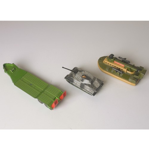 Matchbox Battle Kings, K104 Tiger Tank, K105 Hover-Raider, K106 Tank Transporter - Picture 3 of 21