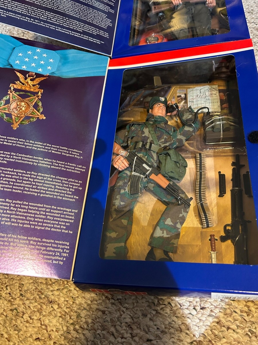 2001 G.I. Joe Classic Collection Action Figure Medal of 2001 G.I. Joe Classic Collection Action Figure Medal of
