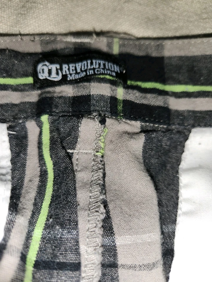 OT Revolution 32 Mens Short Pants - Image 3 of 3