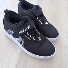 Heelys Dual Wheel Skate Shoes Black White Canvas Youth 4 HE10088061