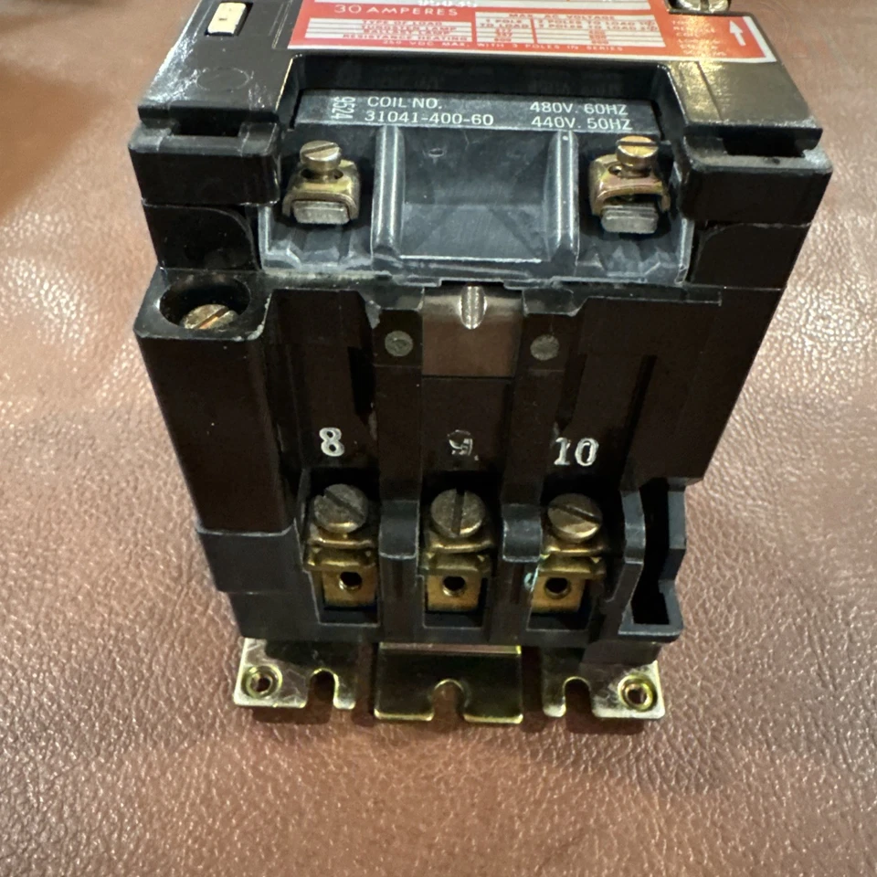 SQUARE D 8903SMO2V02 120VAC ELECTRICALLY HELD LIGHTING CONTACTOR 3POLE 30A 61952 - Image 4 of 4