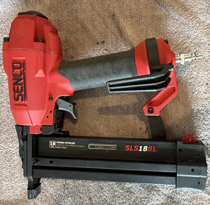 SENCO SLS18BL 18 Gauge Straight Finish Nail Gun Red/Black 120 psi