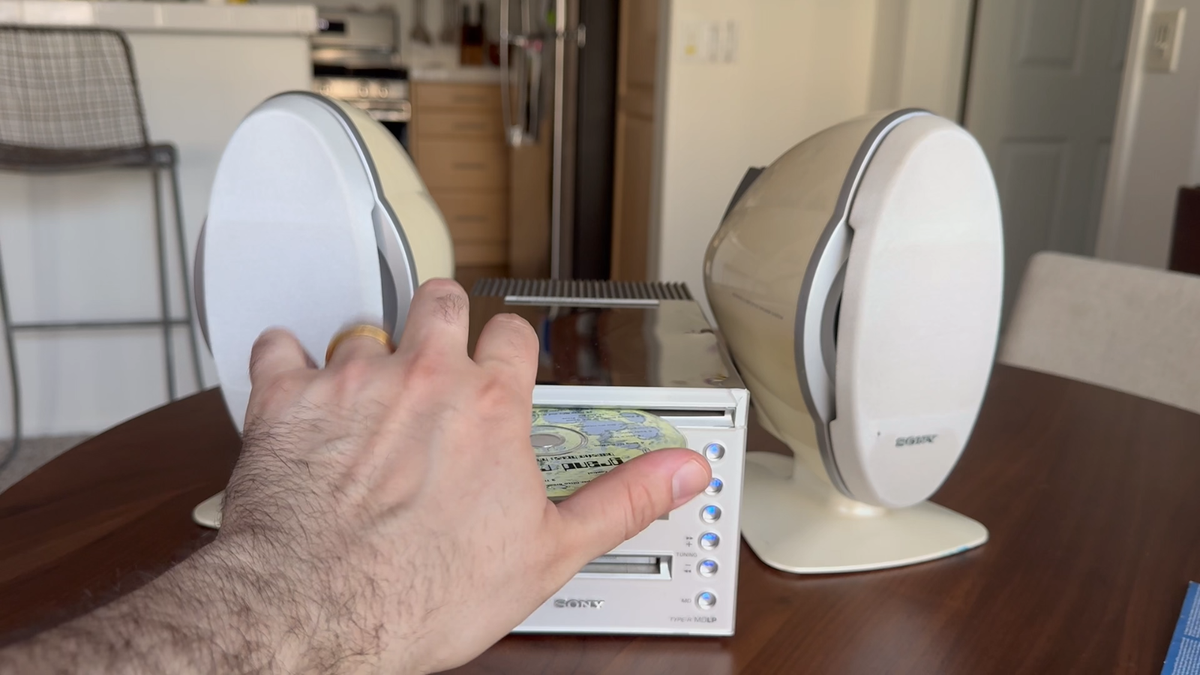 SONY HCD-C5 MiniDisc/CD Compact Stereo System [HU2] [FOR PARTS