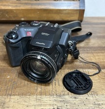 Fujifilm FinePix S602Zoom 6.0 MP 6x Optical Zoom Digital Camera w/ Accessories