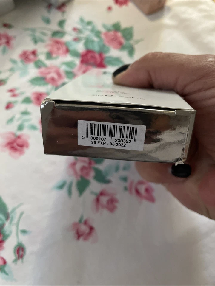 Botas Nº7 City Crema Hidratante Tintada Ligera SPF15 MEDIANA SELLADA INTERIOR EXP LEER Foto 2 de 4